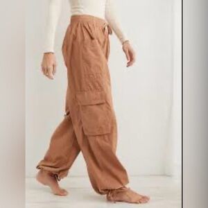 Aerie Go-For-It Salmon colored Cargo Pants